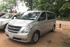 私人汽车金边 - 贡布陆上转移 - 柬埔寨出租车 - cambodia-shuttle-minivan(2).jpg