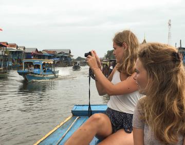 Private day tour from Siem Reap to Phnom Penh