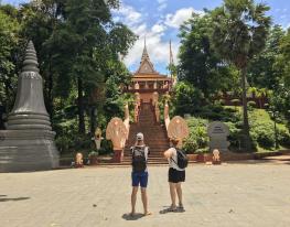 tour in phnom Penh